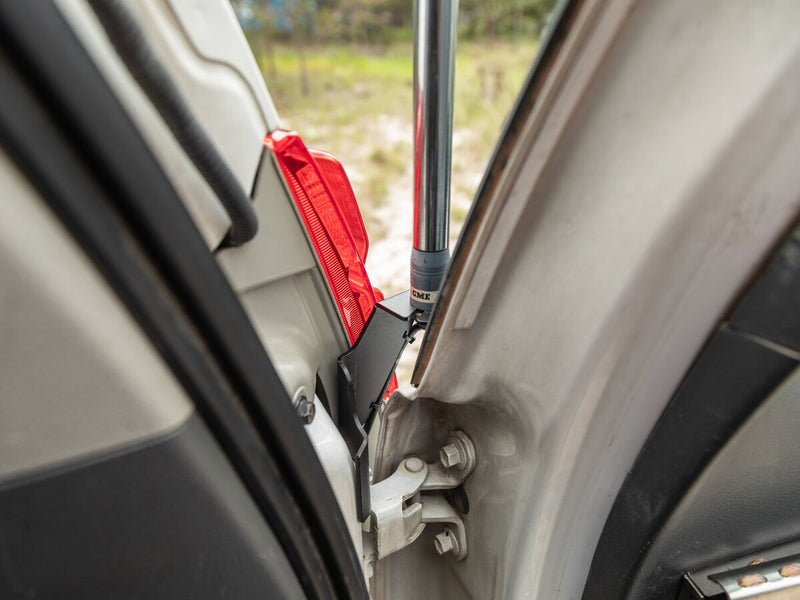 Kaon Rear Hinge Aerial Mount to suit Toyota Prado 150 / GX 460 [Option: Standard Rear Door] - KS0466