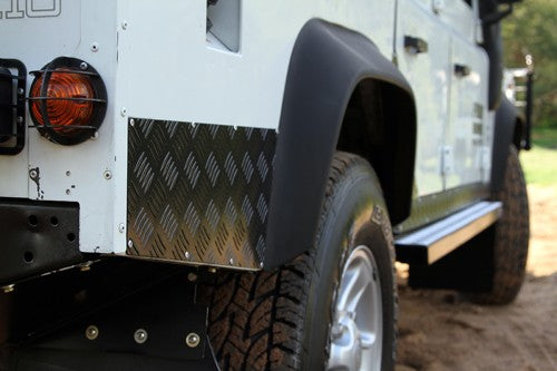 Front Runner Land Rover Defender 110 (1983-2016) Sill Protector / Black - by Front Runner - BPLD003